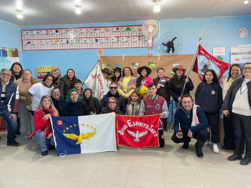 EMEF Padre Eugênio Tyck promove 1º Sarau e 1ª Feira Literária em incentivo à expressão artística