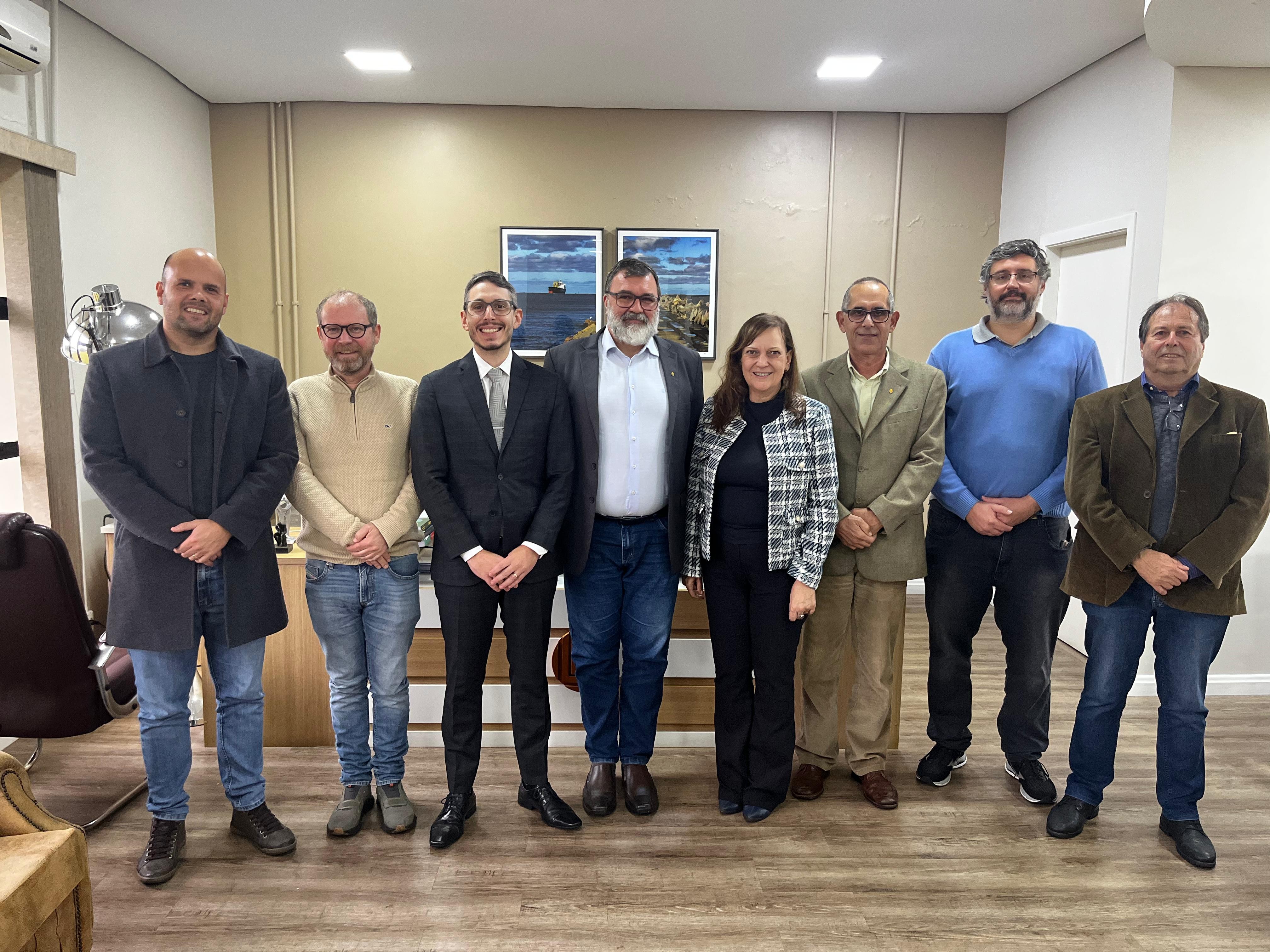 FURG firma protocolo com empresa japonesa em projeto de energia sustentável