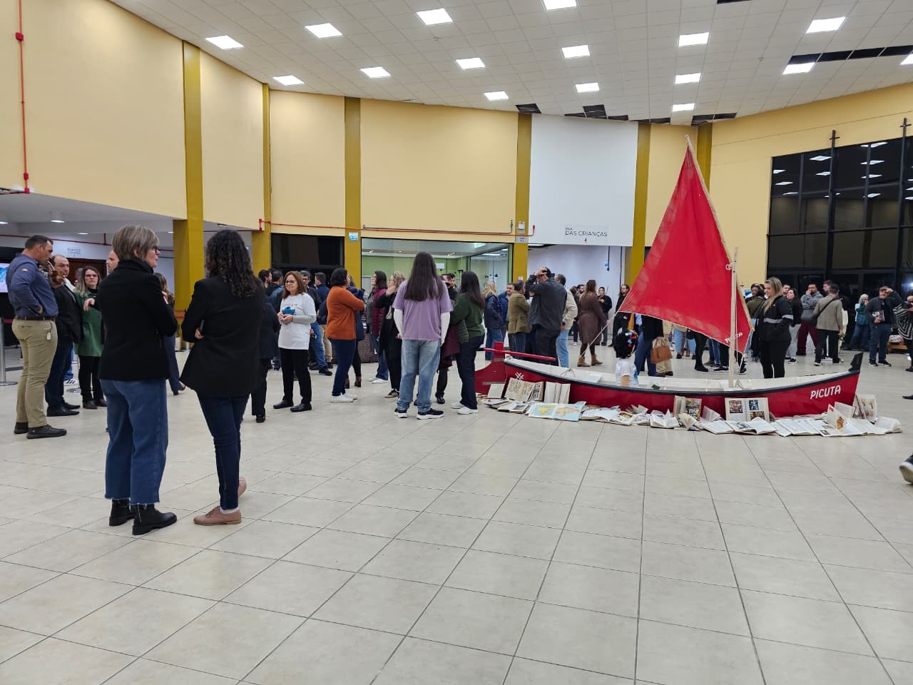 Oceano FM leva música e tradição à Feira do Livro de Rio Grande