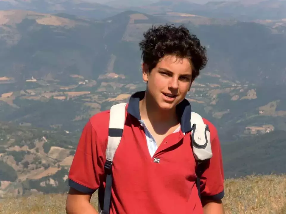 Carlo Acutis, jovem italiano que usava tecnologia e internet para divulgar a fé, é canonizado pelo Vaticano como o primeiro santo millennial