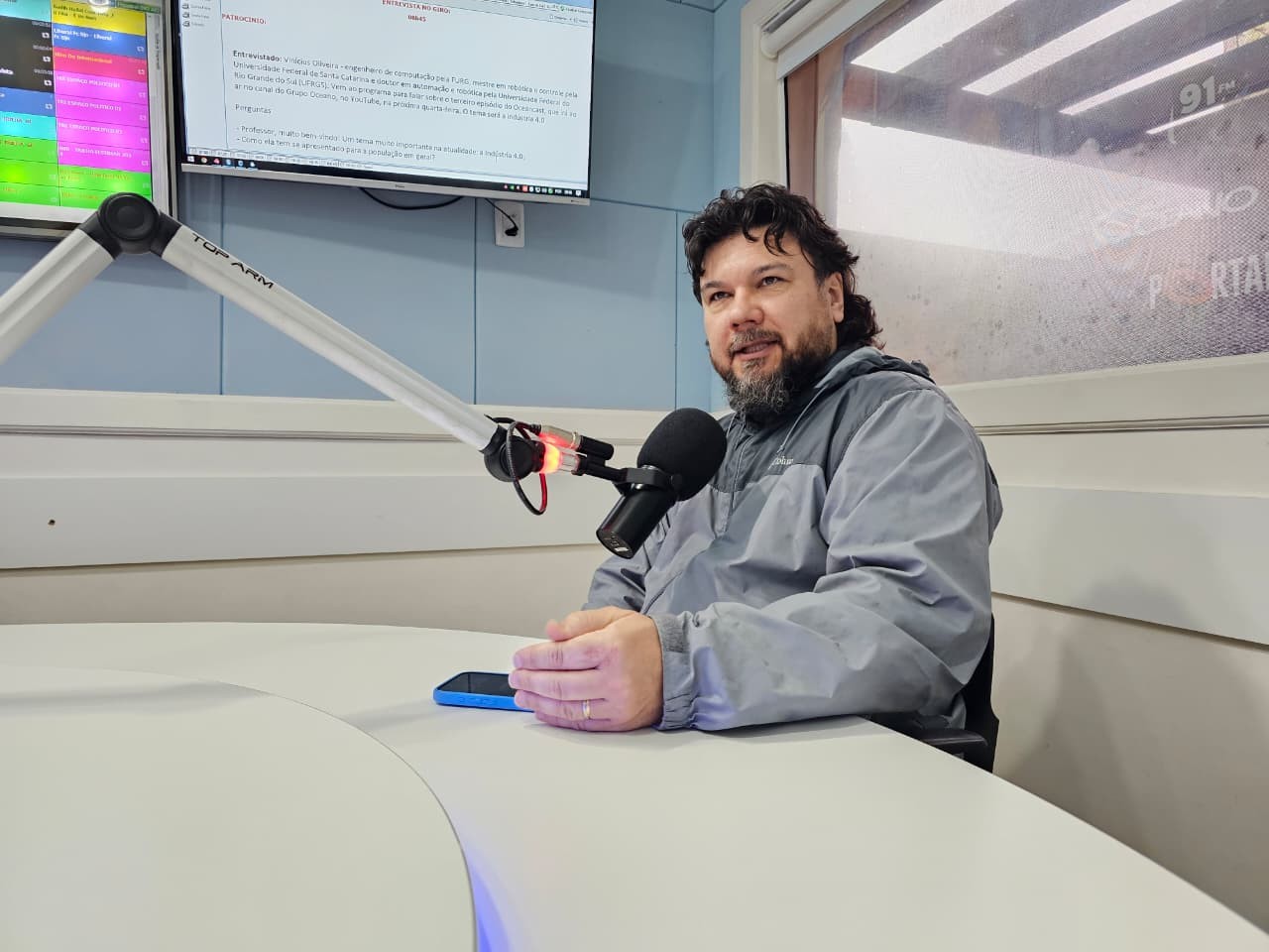 Giro Oceano debate tecnologia, indústria naval e inteligência artificial com professor da FURG