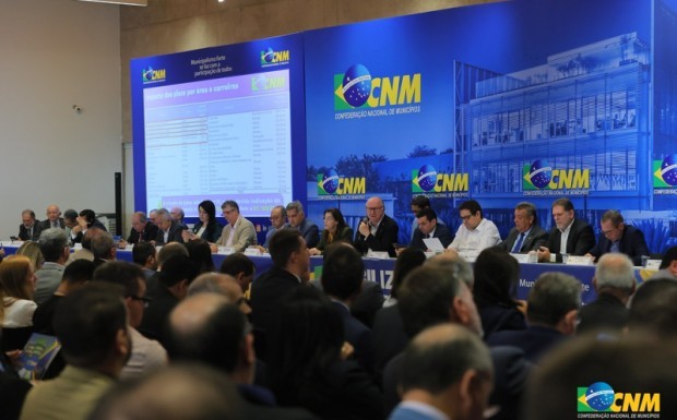 Prefeito Neromar Guimarães integrou mobilização da CNM em Brasília em defesa das prefeituras
