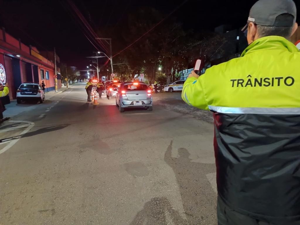 SMMAS realiza operação de trânsito no centro e registra 15 autuações