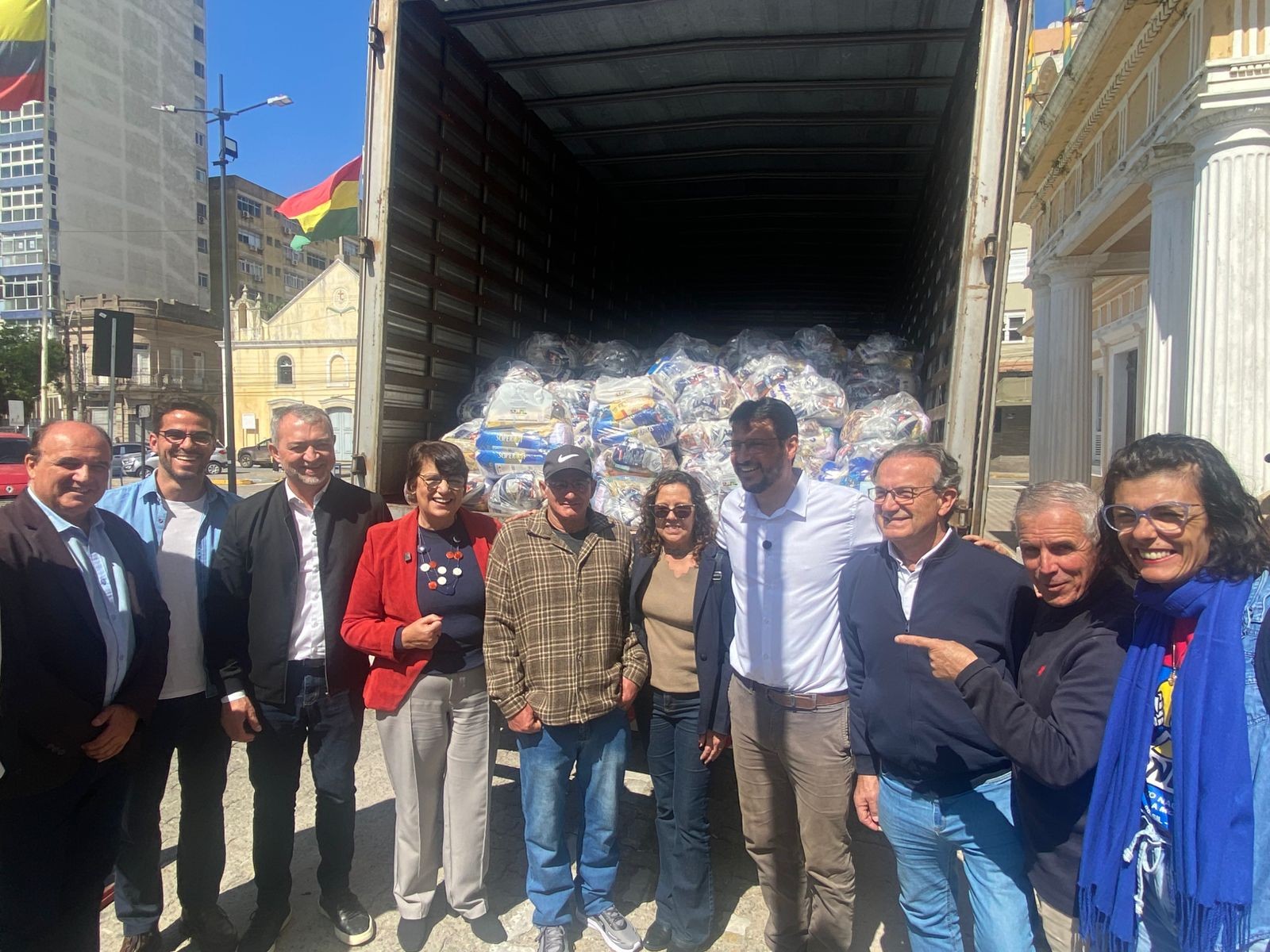 Conab distribui 75 toneladas de alimentos a pescadores artesanais da região Sul