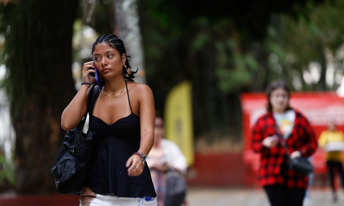Feira online abre inscrições para empregar mais de oito mil jovens