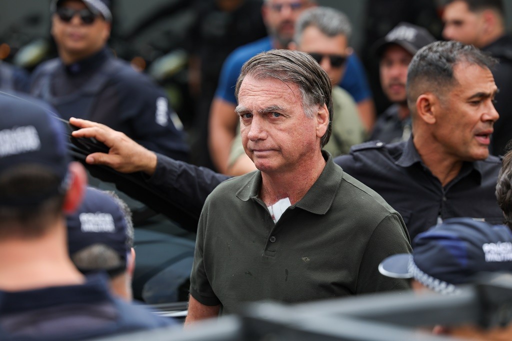 Ex-presidente Jair Bolsonaro tem alta hospitalar
