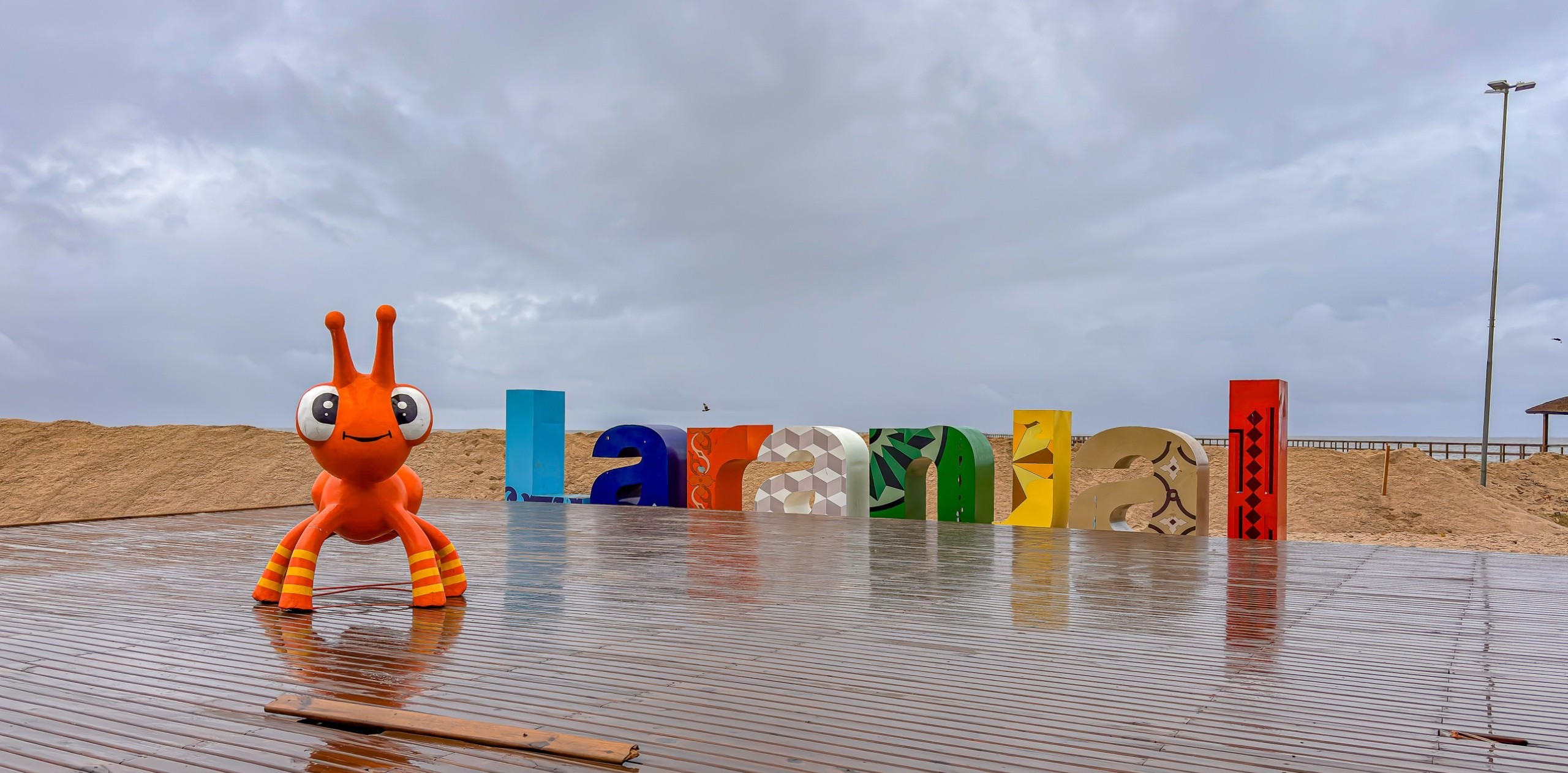 Prefeitura inicia retirada do sistema de quebra-ondas no Laranjal