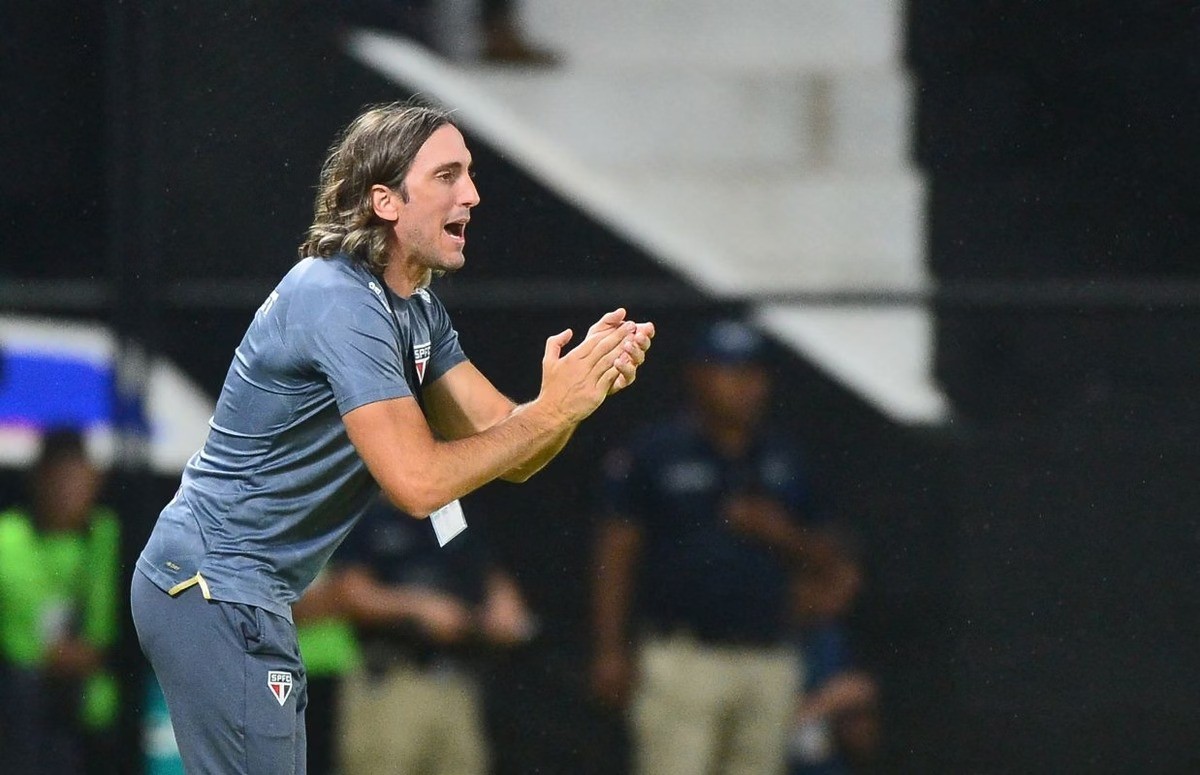 Inter acerta contratação de Luis Zubeldía e prepara anúncio oficial