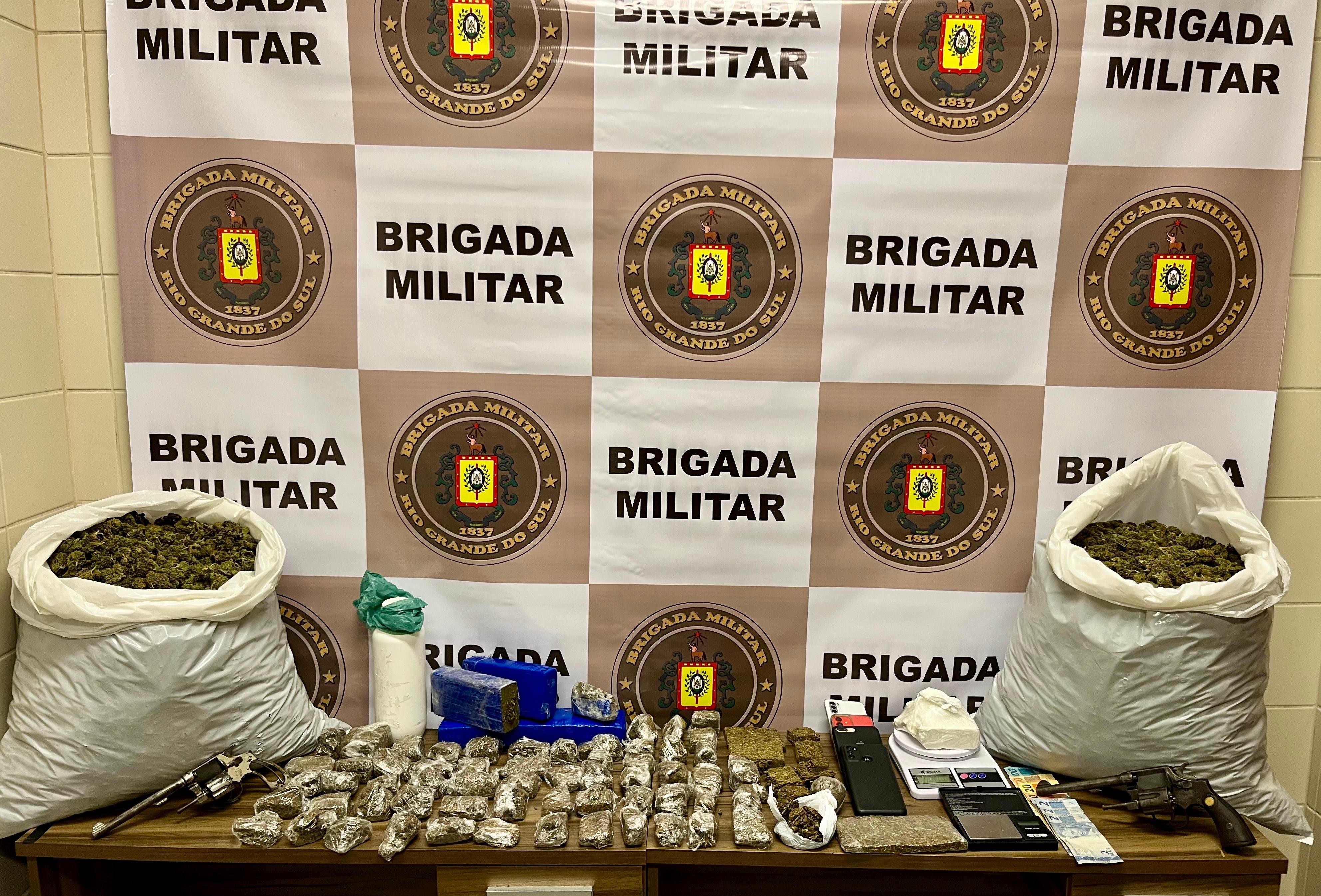 Ações do 6º BPM resultam em prisões e apreensões de drogas e armas em três bairros de Rio Grande
