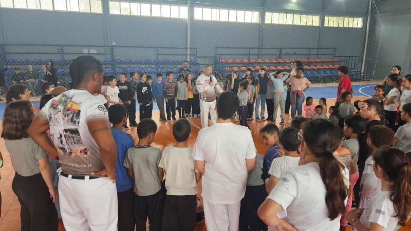 Aulão de Capoeira reúne jovens em São José do Norte e arrecada alimentos para famílias