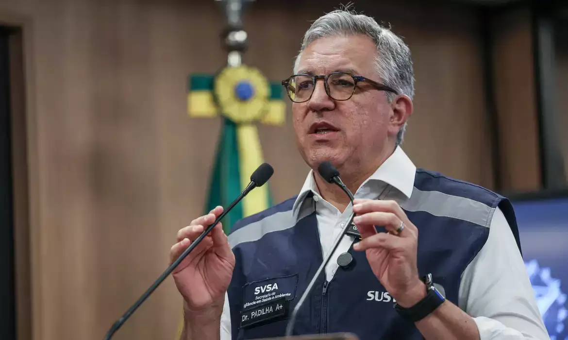 Governo anuncia compra de antídotos para tratar intoxicações por metanol no Brasil