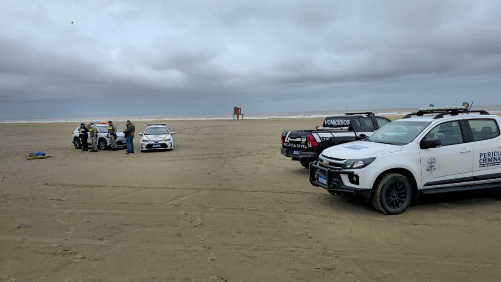 DPHPP investiga circunstâncias de morte de mulher encontrada na beira da Praia do Cassino