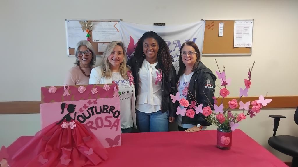 CRAM realiza roda de conversa sobre prevenção ao câncer de mama no Outubro Rosa