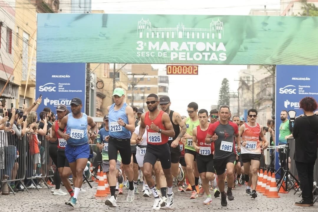 Corredor passa mal durante Maratona do Sesc em Pelotas e é levado ao hospital