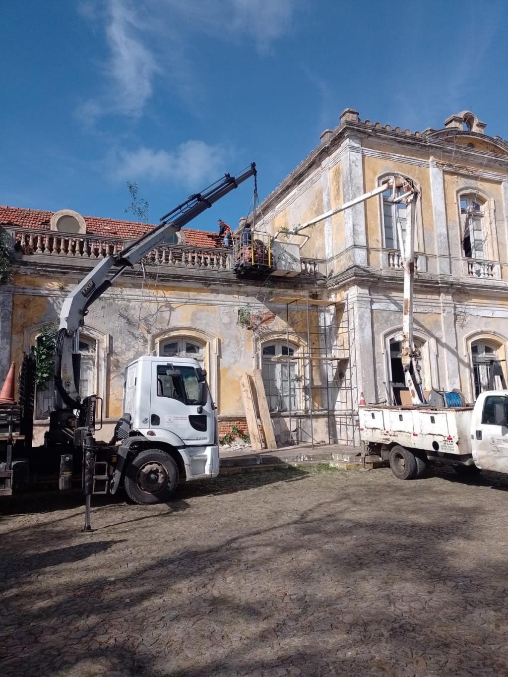 Prefeitura inicia ação emergencial de salvamento no prédio da Estação Ferroviária Central do Rio Grande