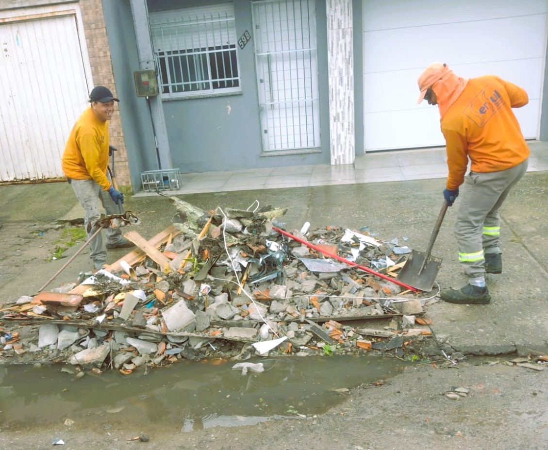 Prefeitura de Pelotas faz força-tarefa para recolhimento de destroços do ciclone