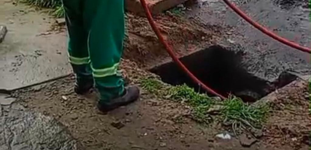 SMI segue trabalho de hidrojateamento para desobstrução das redes de esgotamento pluvial