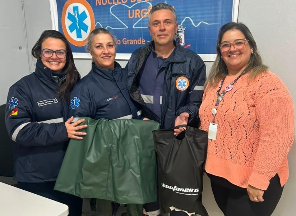 SMS realiza entrega de materiais de proteção individual para atuação de servidores