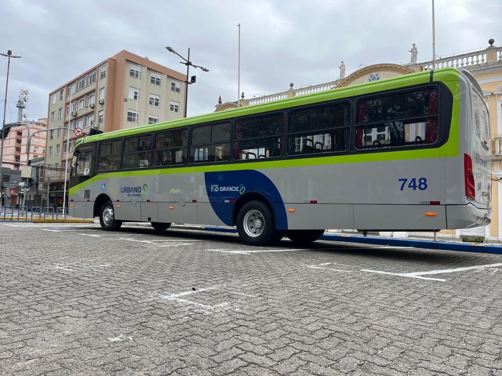 Novo ônibus reforça renovação da frota do transporte coletivo do Rio Grande