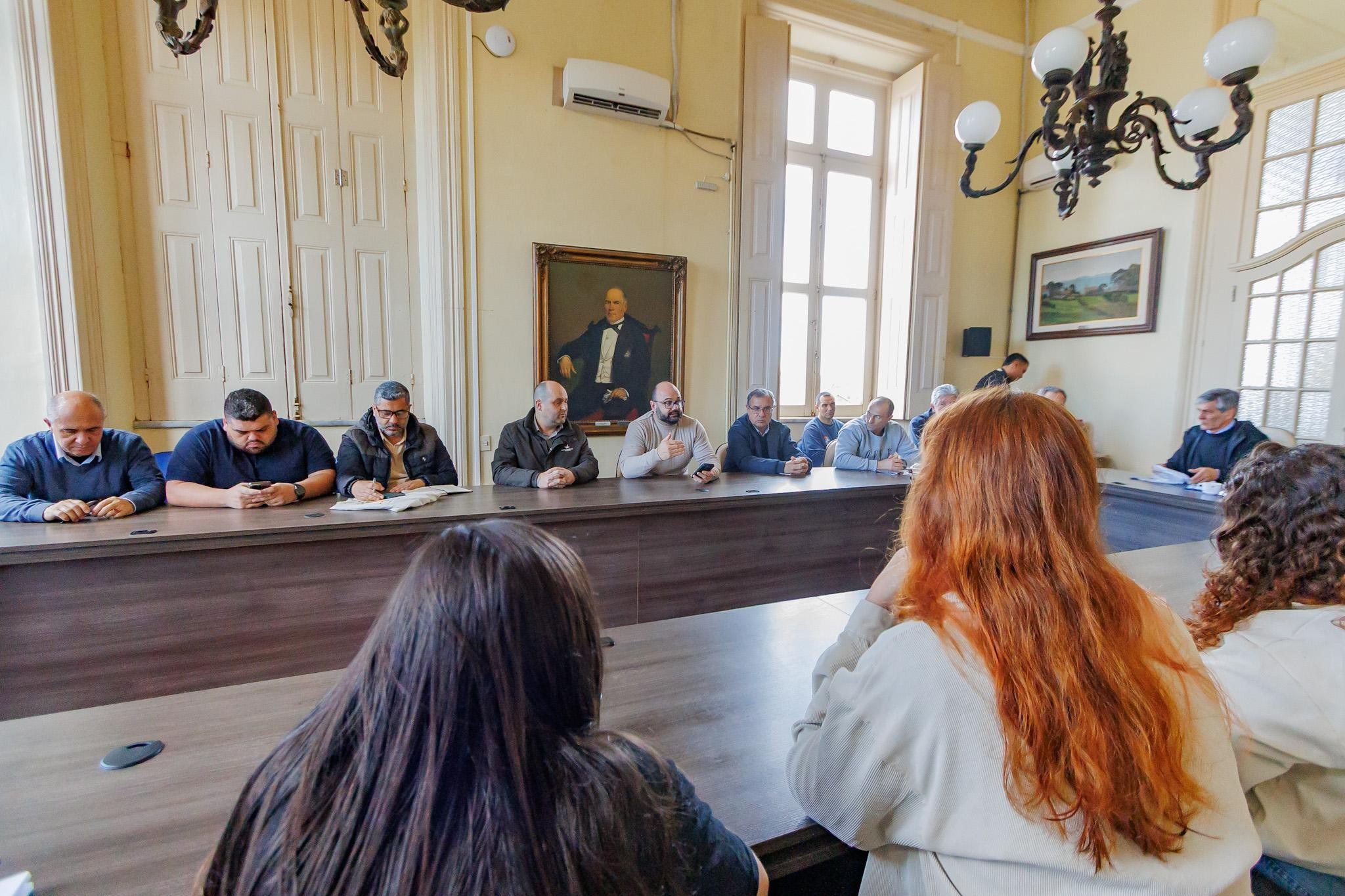 Estudantes da UFPel e IFSul reúnem-se com Marroni para tratar do novo modelo do cartão de transporte escolar