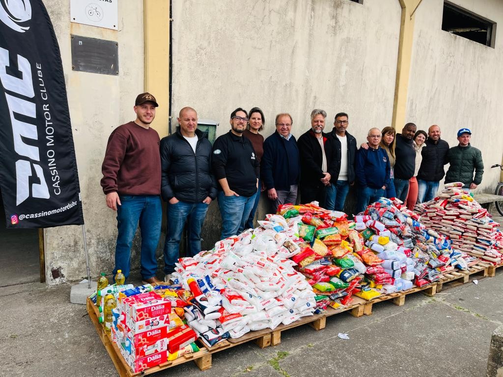Cassino Motor Clube doa mais de 1,5 tonelada de alimentos para cozinhas comunitárias de Rio Grande