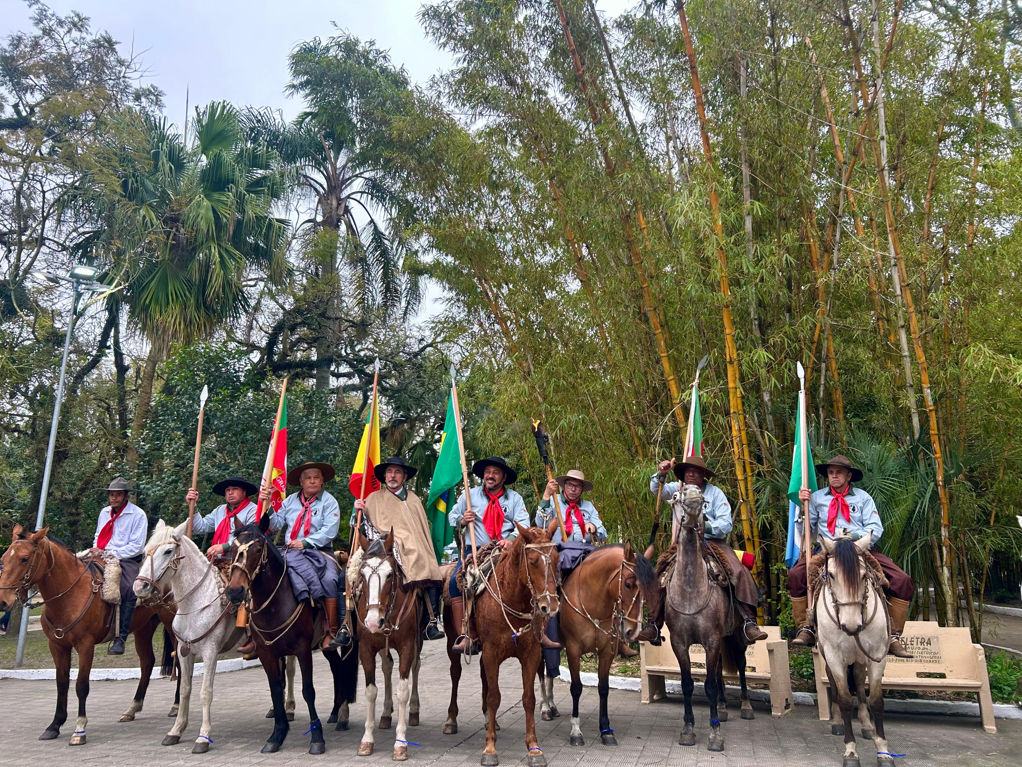Chama Crioula marca abertura dos Festejos Farroupilhas em Rio Grande