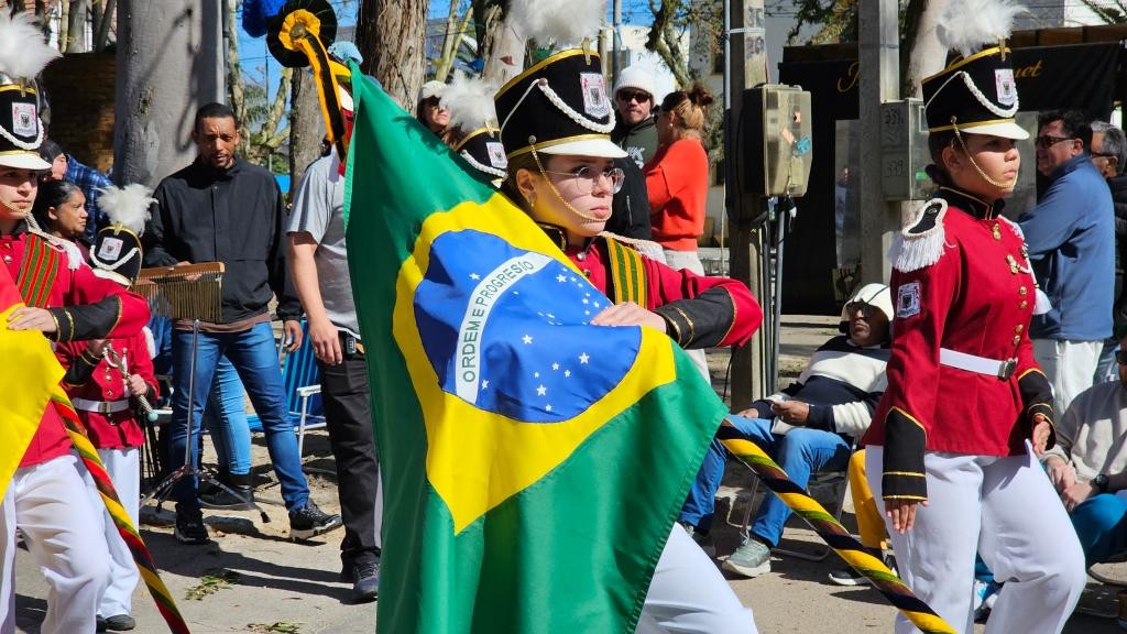 Desfiles escolares marcam encerramento da Semana da Pátria 2026 em Rio Grande