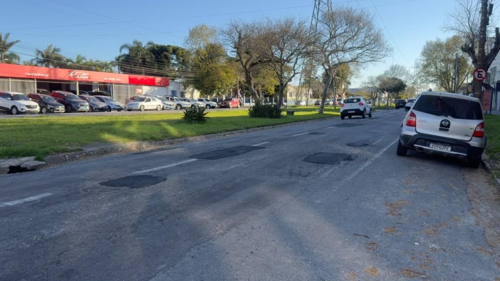 Operação Tapa-Buraco avança pela Avenida Buarque de Macedo e terá continuidade na região central de Rio Grande