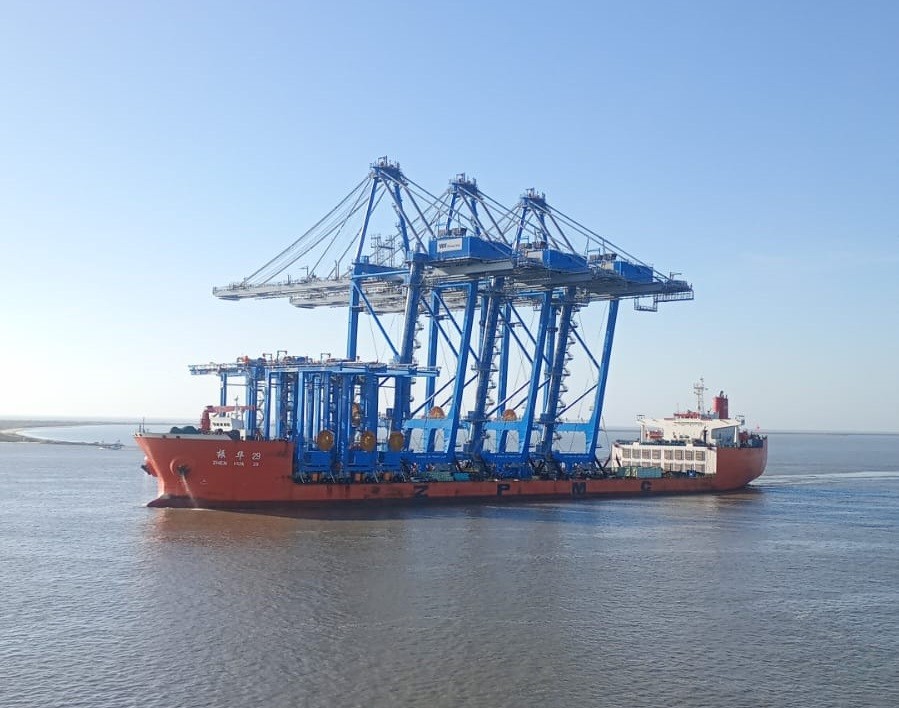 Tecon recebe novos guindastes adquiridos como parte do plano de expansão do terminal