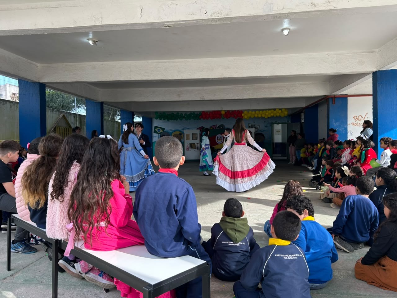 EMEF Viriato Corrêa encerra Semana Farroupilha com programação cultural