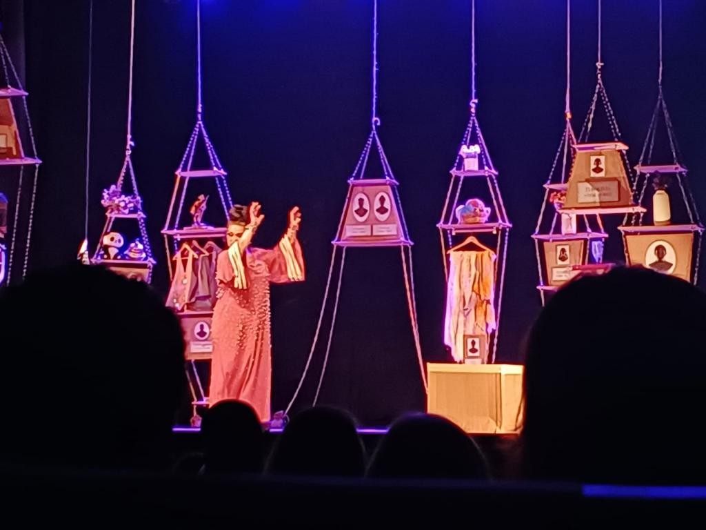 Grace Gianoukas emociona público na pré-reabertura do Teatro Municipal