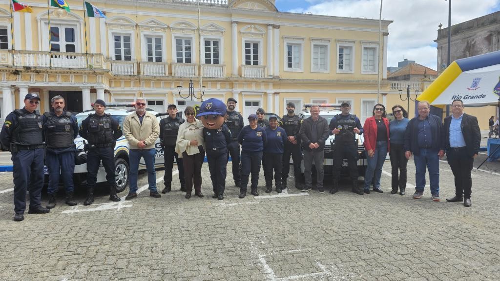 Prefeitura reforça frota municipal com três novas viaturas