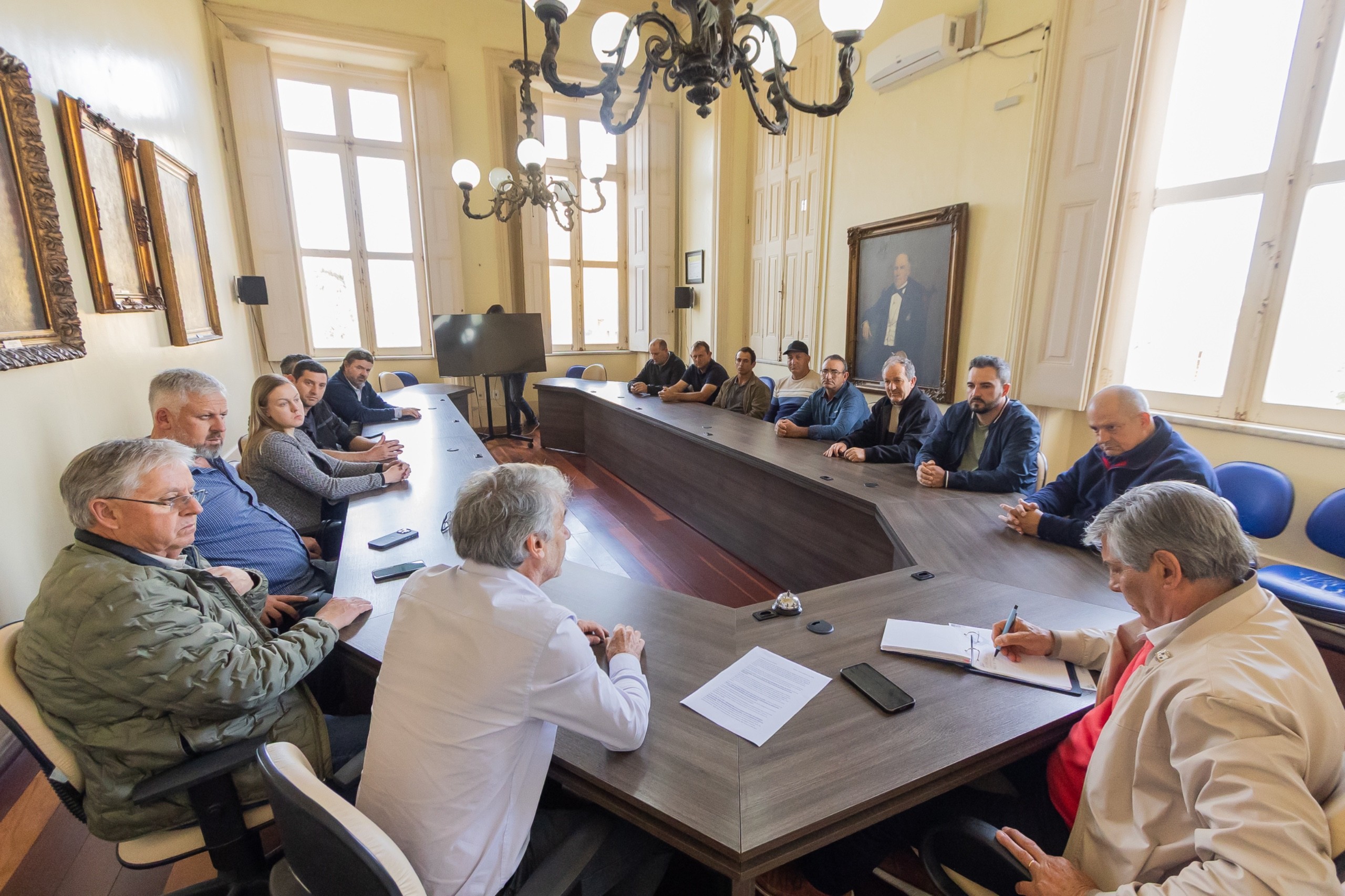 Marroni garante apoio à cadeia do pêssego em Pelotas