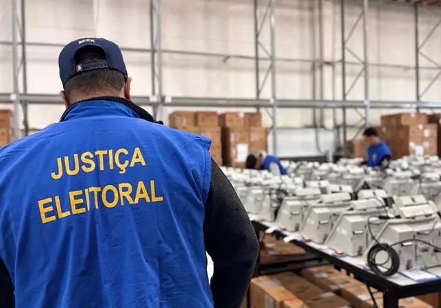 Urna eletrônica completa 30 anos com novas ferramentas de acessibilidade e segurança
