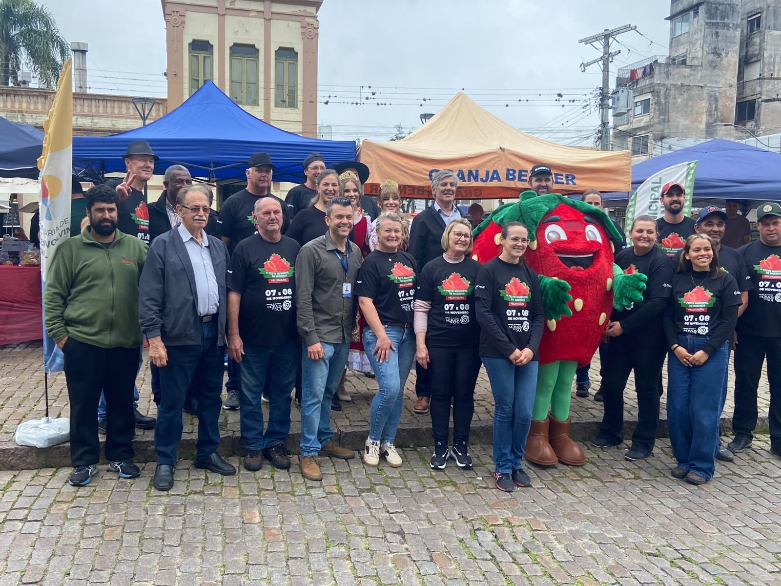 Feira Municipal do Morango é aberta em Pelotas