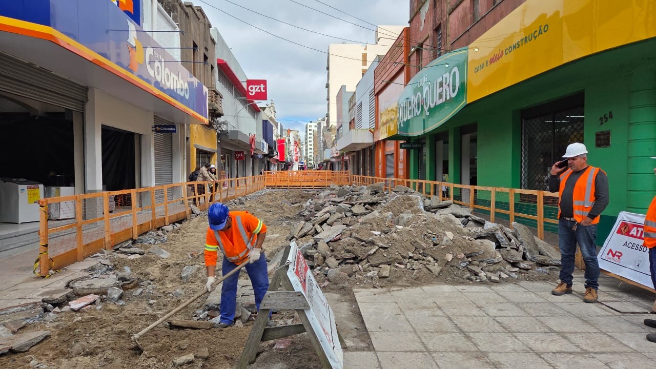 CDL convida comerciantes e proprietários para reunião sobre obra do Calçadão