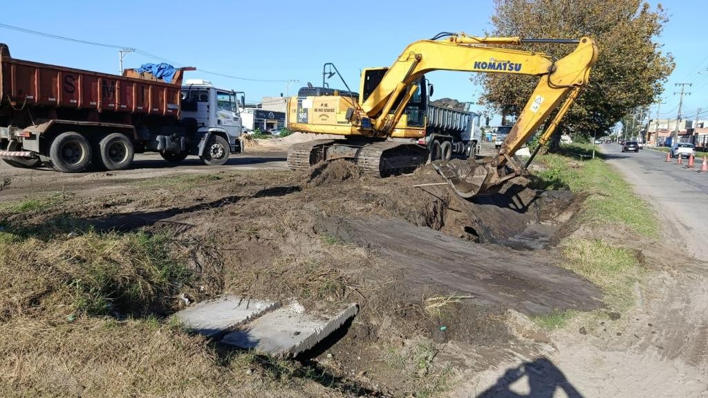 SMI intensifica serviços de nivelamento, valeteamento e terraplanagem em Rio Grande
