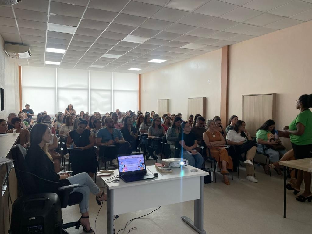 Educação e Saúde iniciam planejamento integrado do Programa Saúde na Escola para 2026