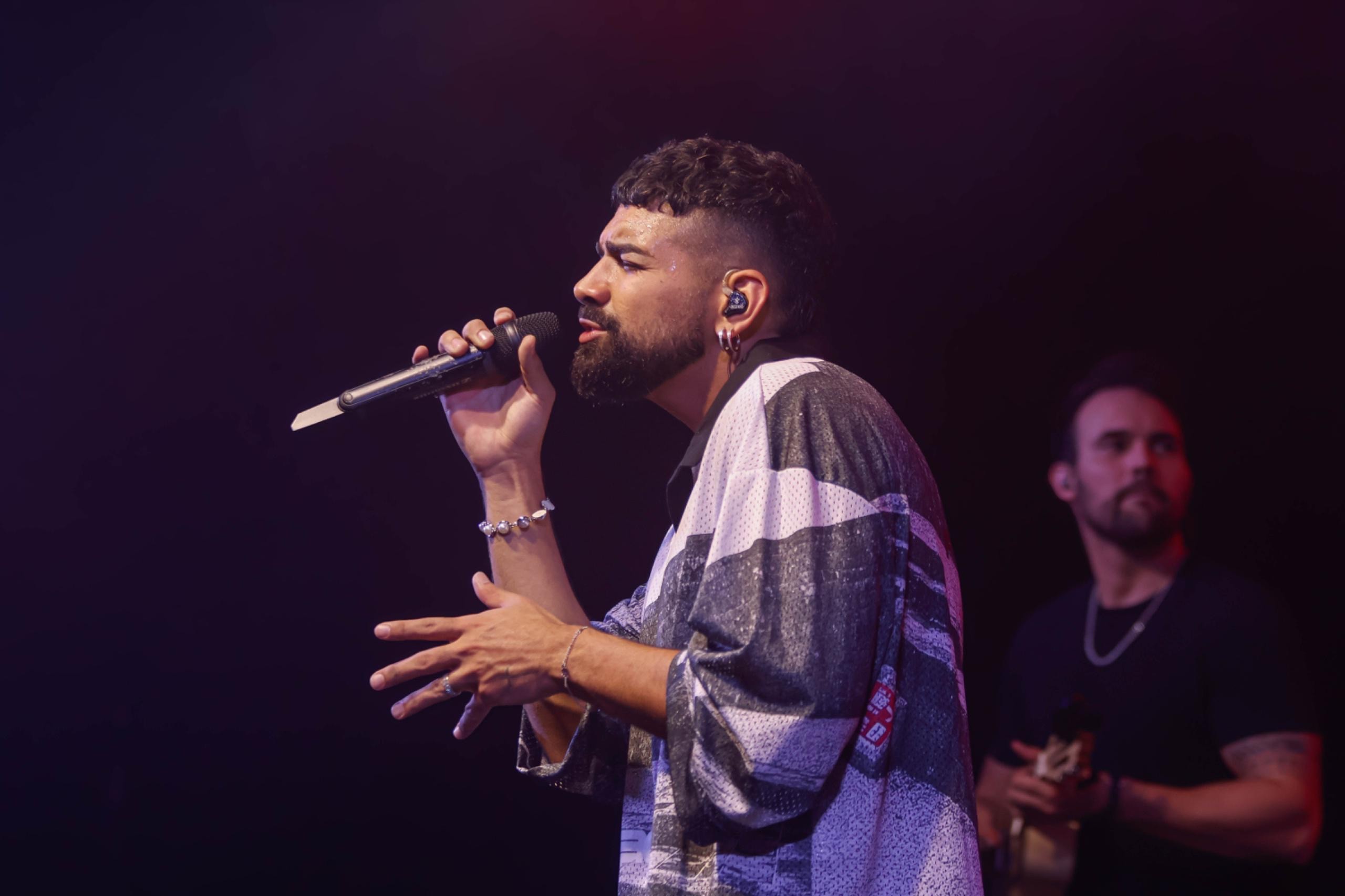 Dilsinho leva mais de 10 mil pessoas ao Palco Porto Histórico no Festimar