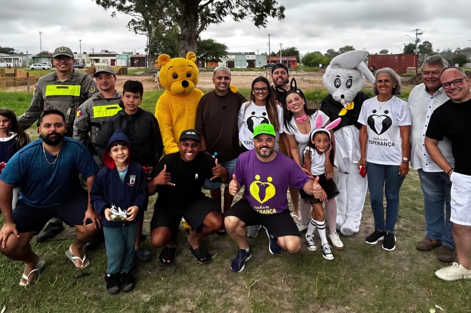 Brigada Militar leva ação solidária de Páscoa ao bairro Castelo Branco