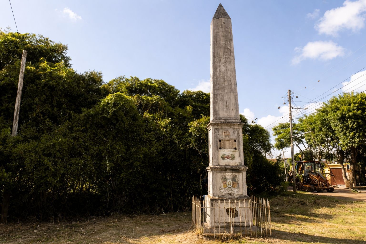Pelotas inicia restauração do Obelisco Republicano no bairro Areal