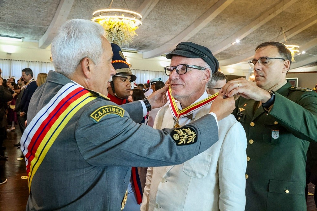 Lauro Barcellos é reconhecido com a medalha da Ordem do Mérito Judiciário Militar pelo trabalho realizado à frente do CCMar