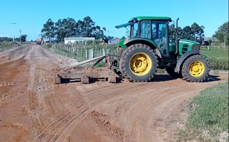 Localidade da Várzea passa por obras de nivelamento em São José do Norte 