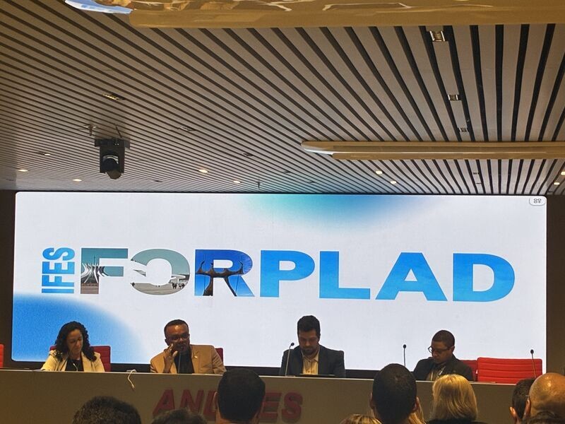 FURG participa de encontro nacional sobre gestão das universidades federais em Brasília