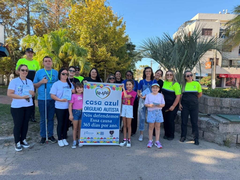 Ruas de Rio Grande recebem Blitz Educativa como parte das ações do Abril Azul 