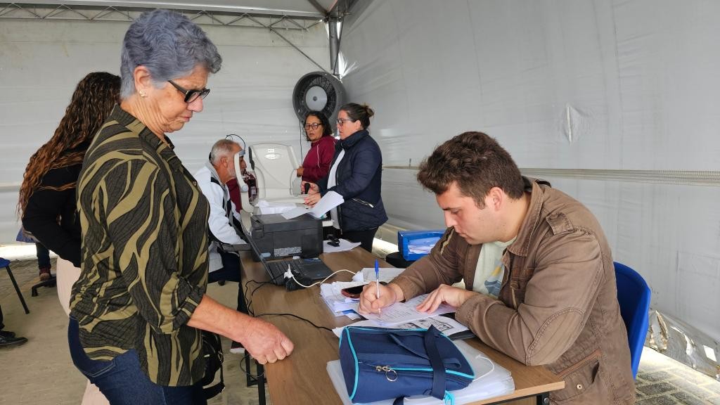 Unidade móvel de oftalmologia registra mais de 1,1 mil atendimentos em Rio Grande