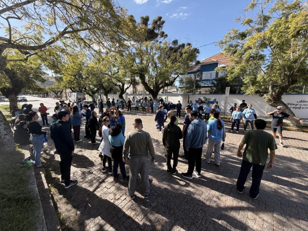 Escola Maria Lúcia Luzzardi realizou corrida rústica inclusiva para o Abril Azul