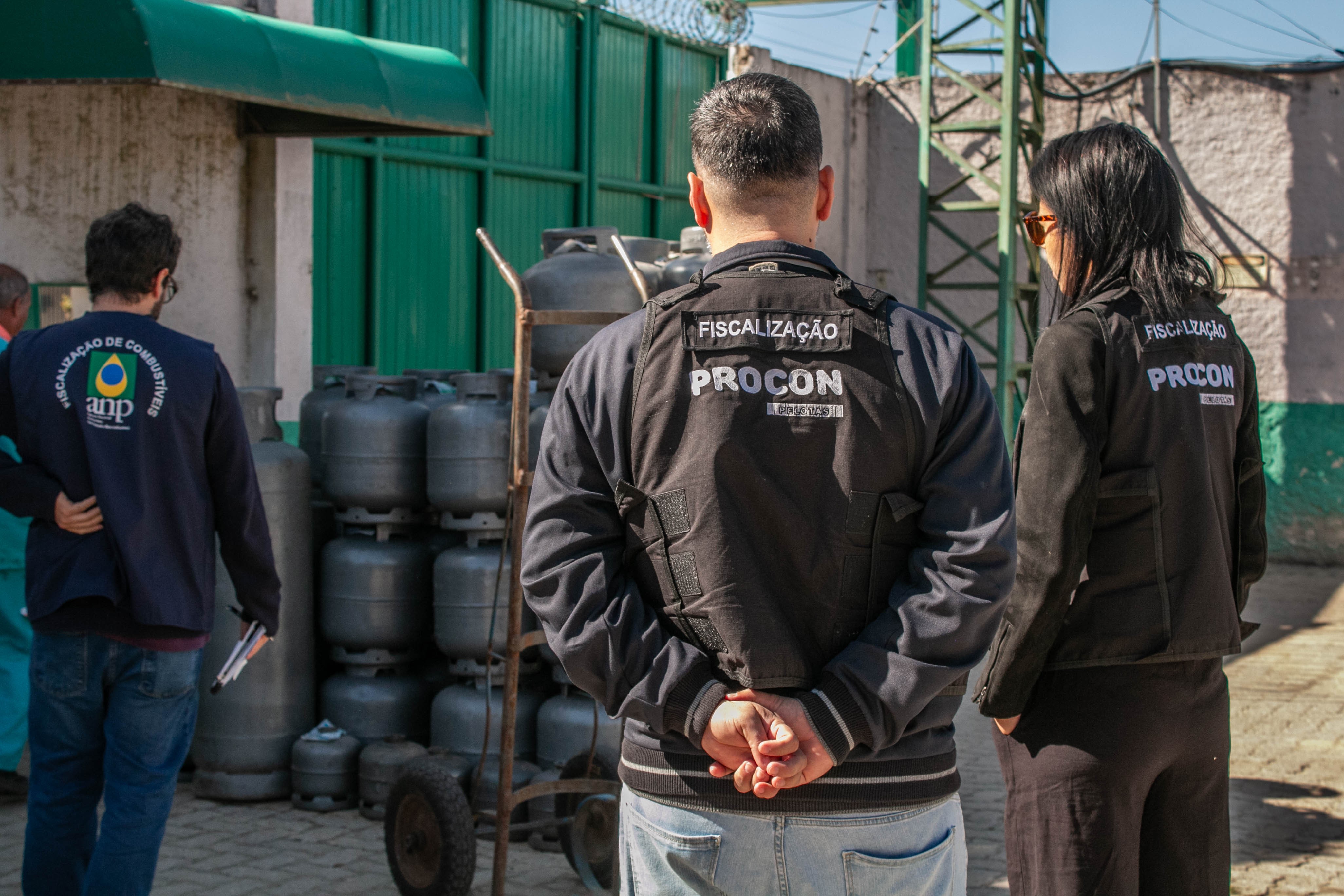 ANP e Procon Pelotas encontram irregularidades em postos de gasolina e revendas de gás