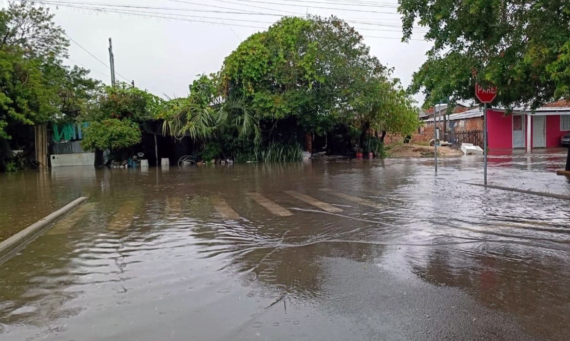 Temporal no RS causa estragos em 19 municípios e deixa centenas fora de casa