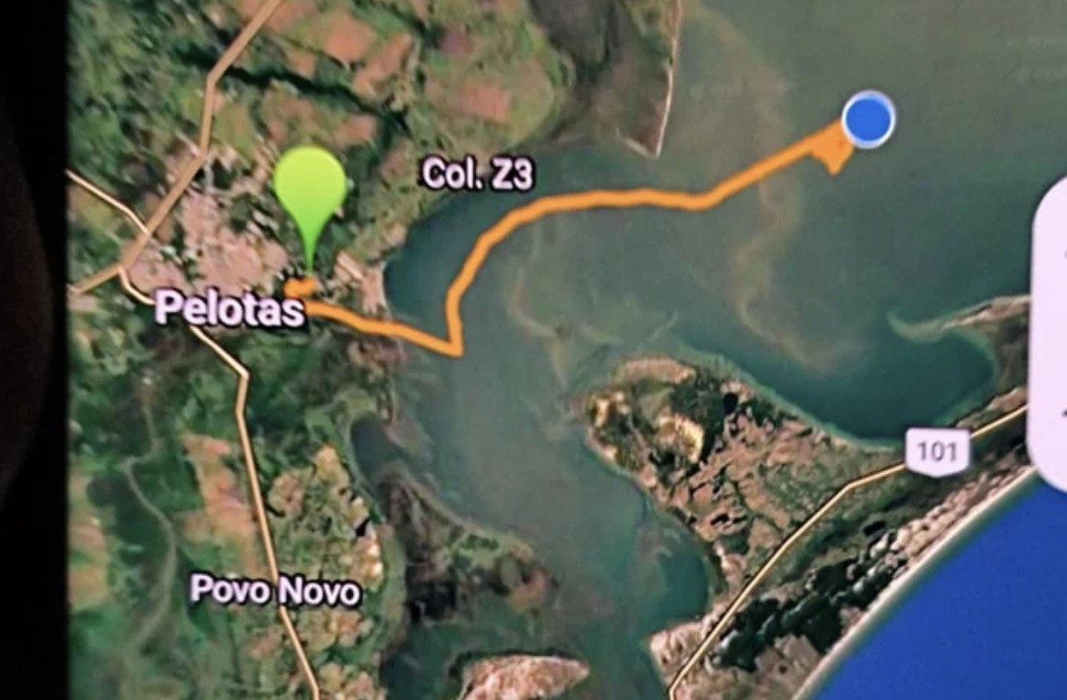 Buscas seguem na Lagoa dos Patos após naufrágio; uma vítima foi localizada